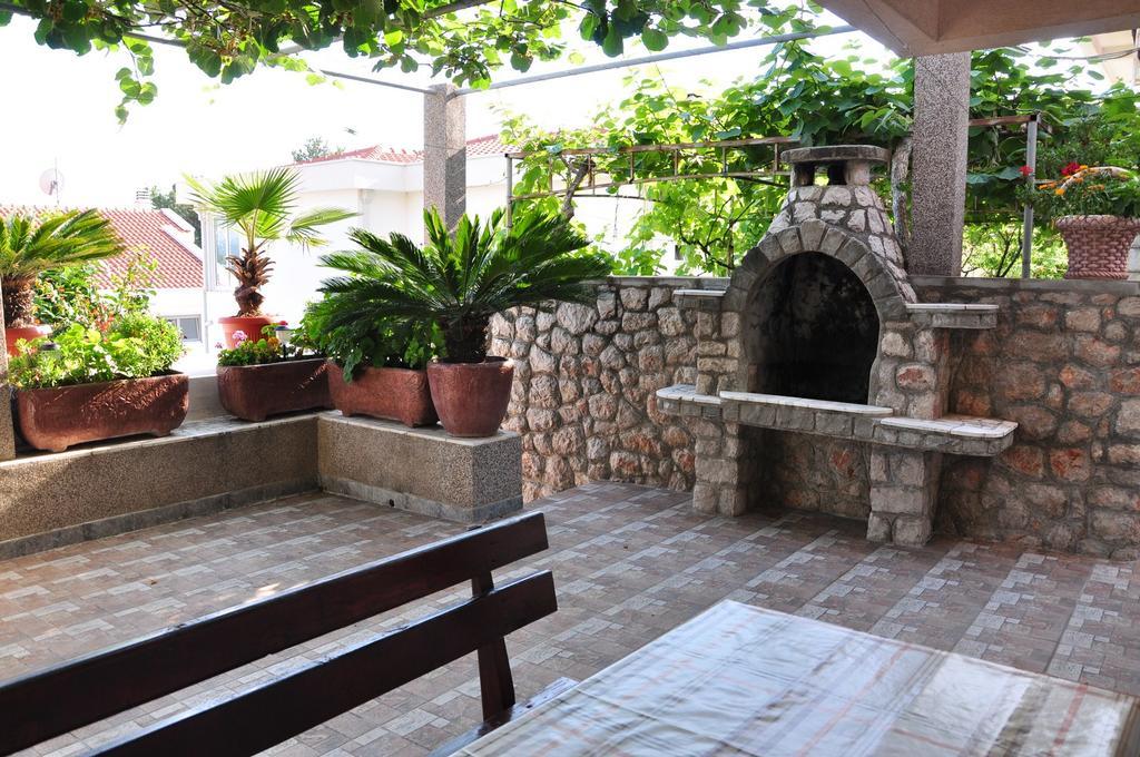 Comfort Apartments Bar Exterior foto