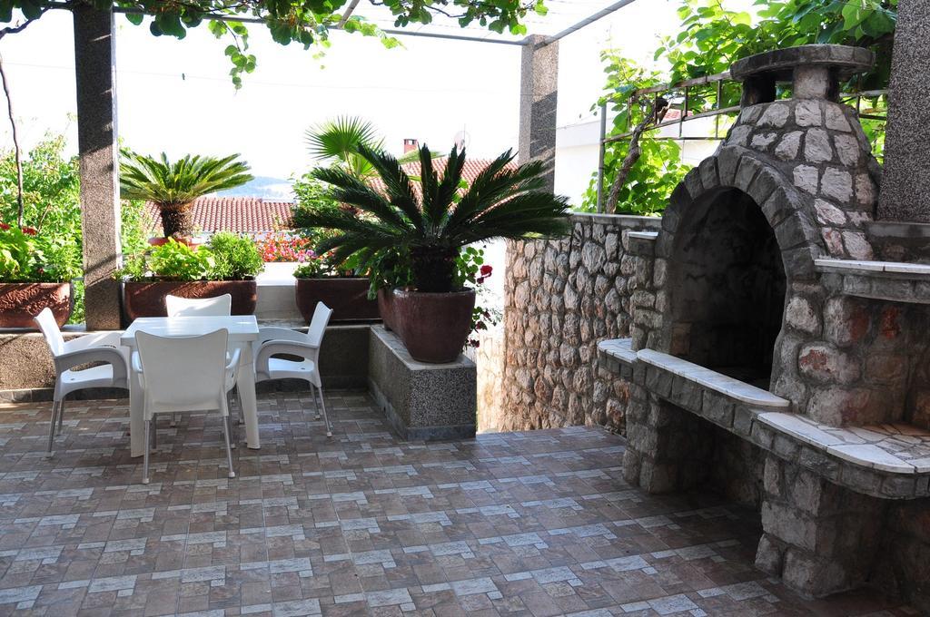 Comfort Apartments Bar Exterior foto